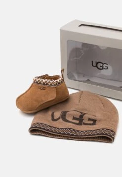 Ugg Baby Tasman And Beanie Unisex - First Shoes - Chestnut