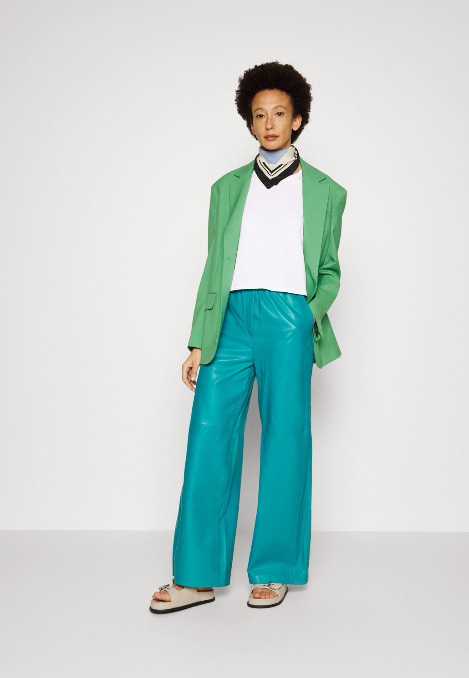 Ugg Tana Cropped Tee - Basic T-Shirt - White - Image 2