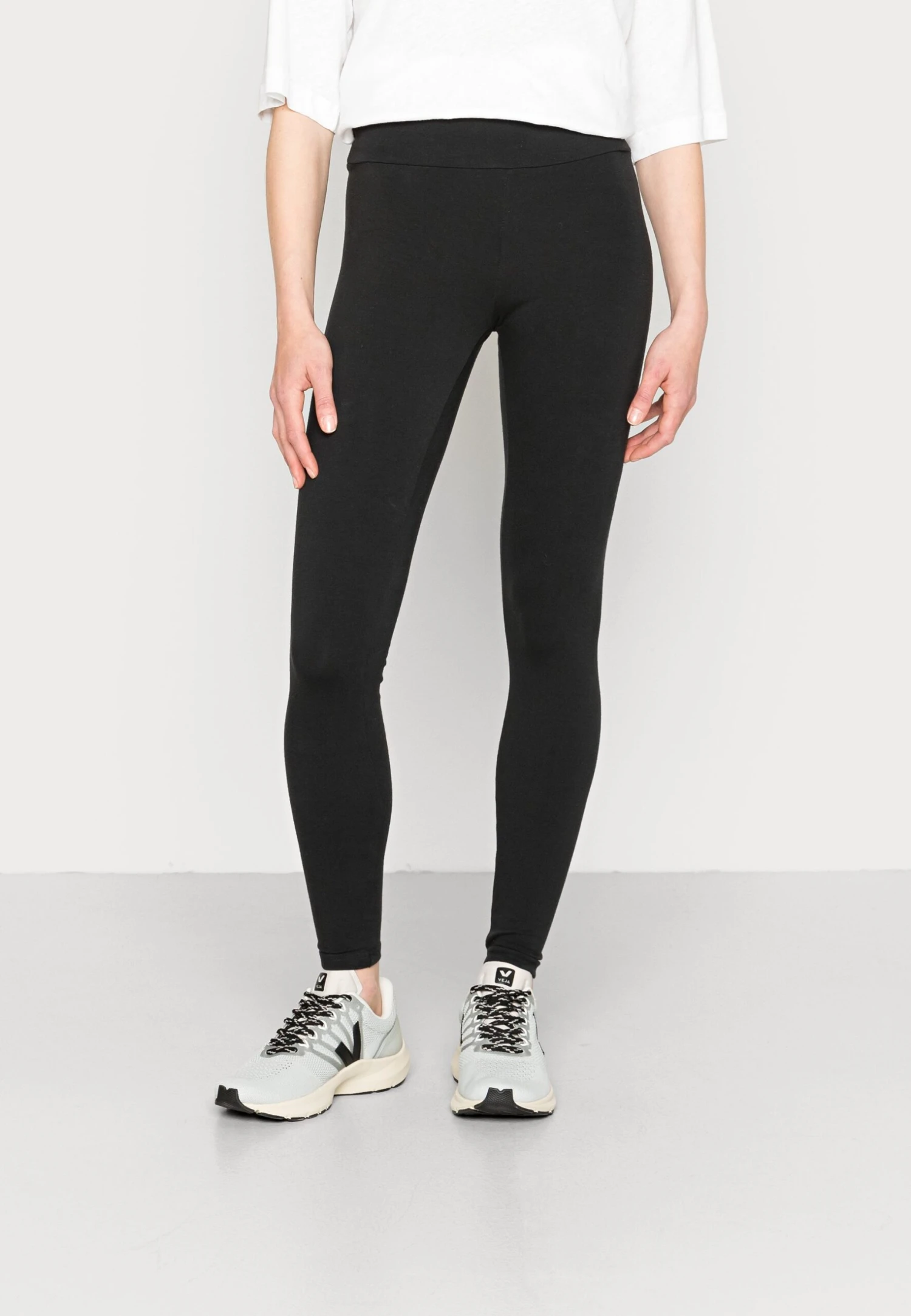 Ugg Saylor - Leggings - Trousers - Black