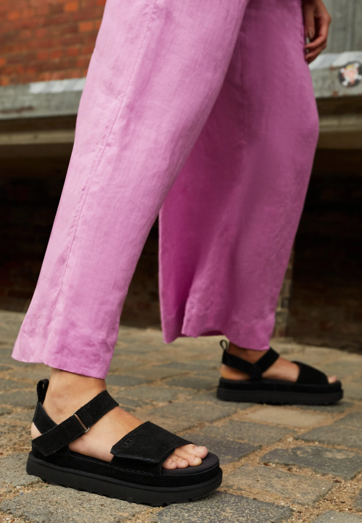 Ugg Goldenstar - Platform Sandals - Black - Image 2