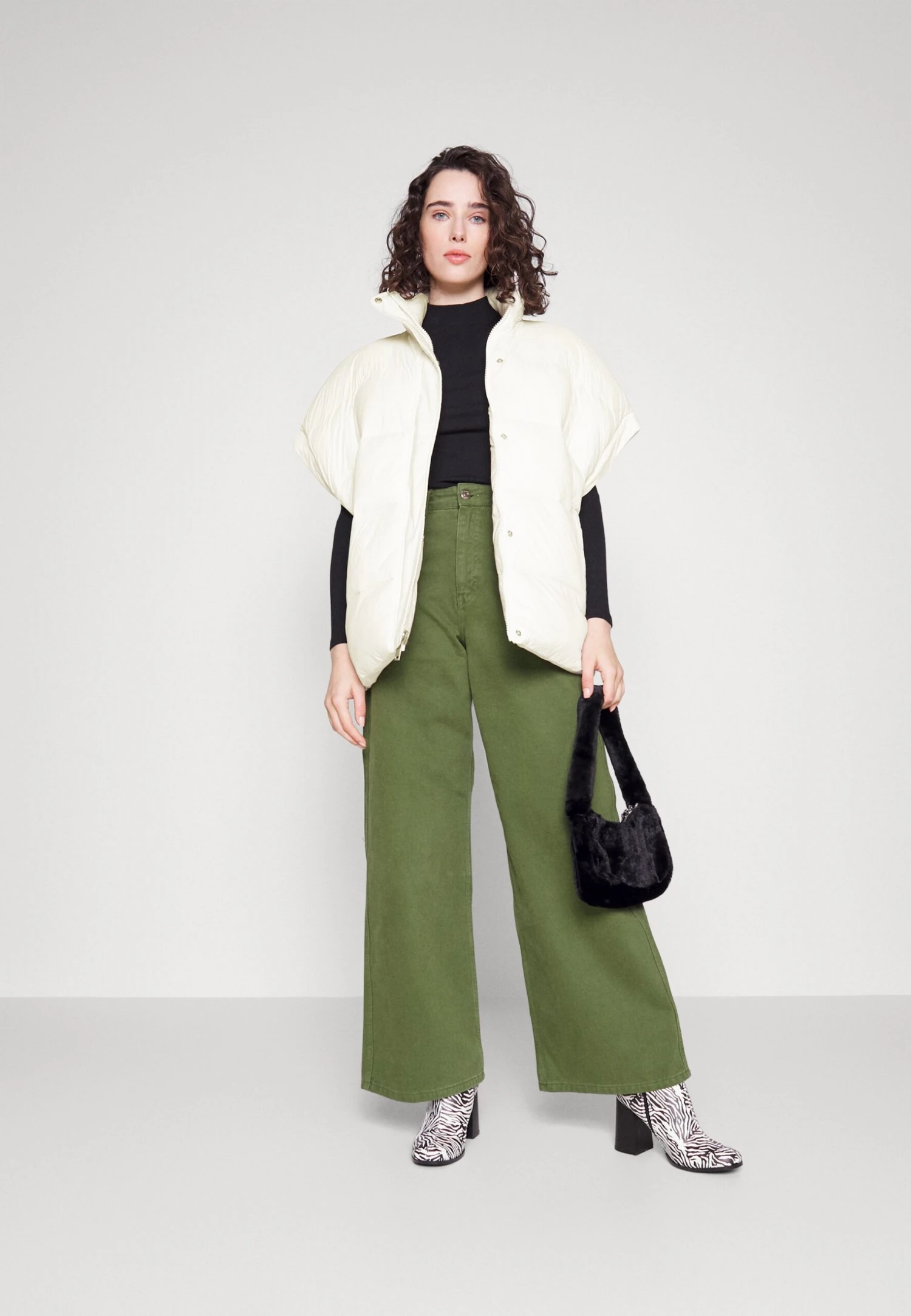 Ugg Sydnee Reversible Puffer Vest - Waistcoat - Nimbus/Antique - Image 2