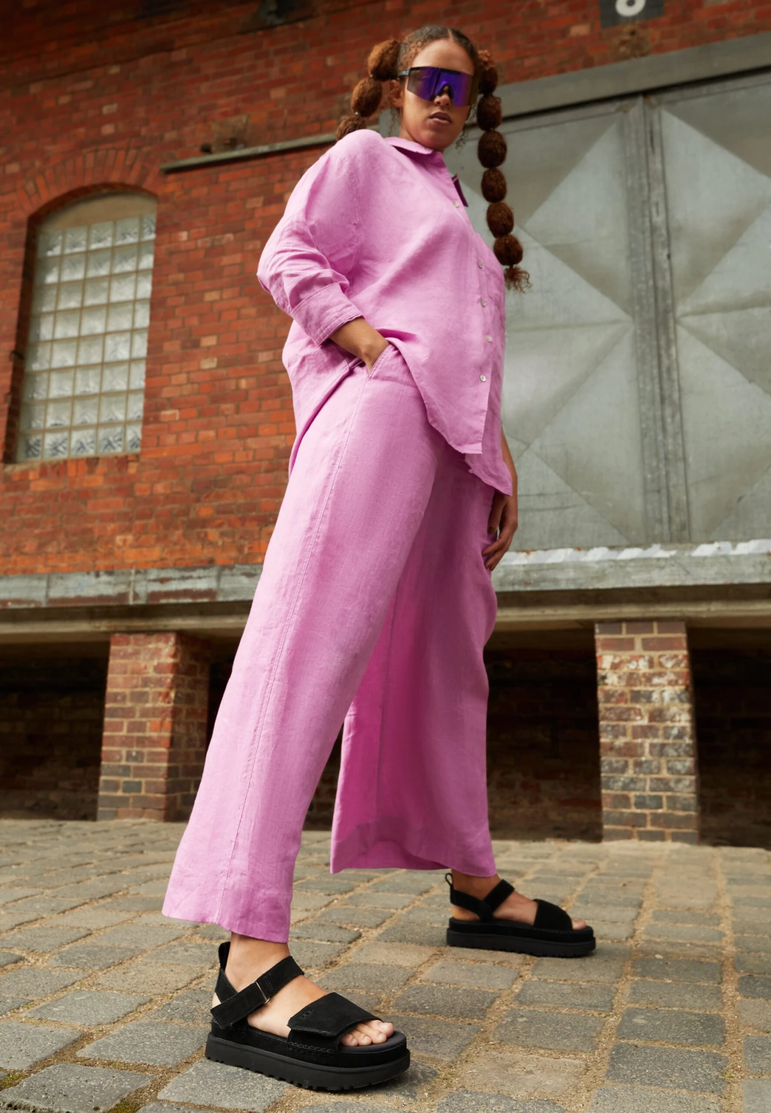 Ugg Goldenstar - Platform Sandals - Black