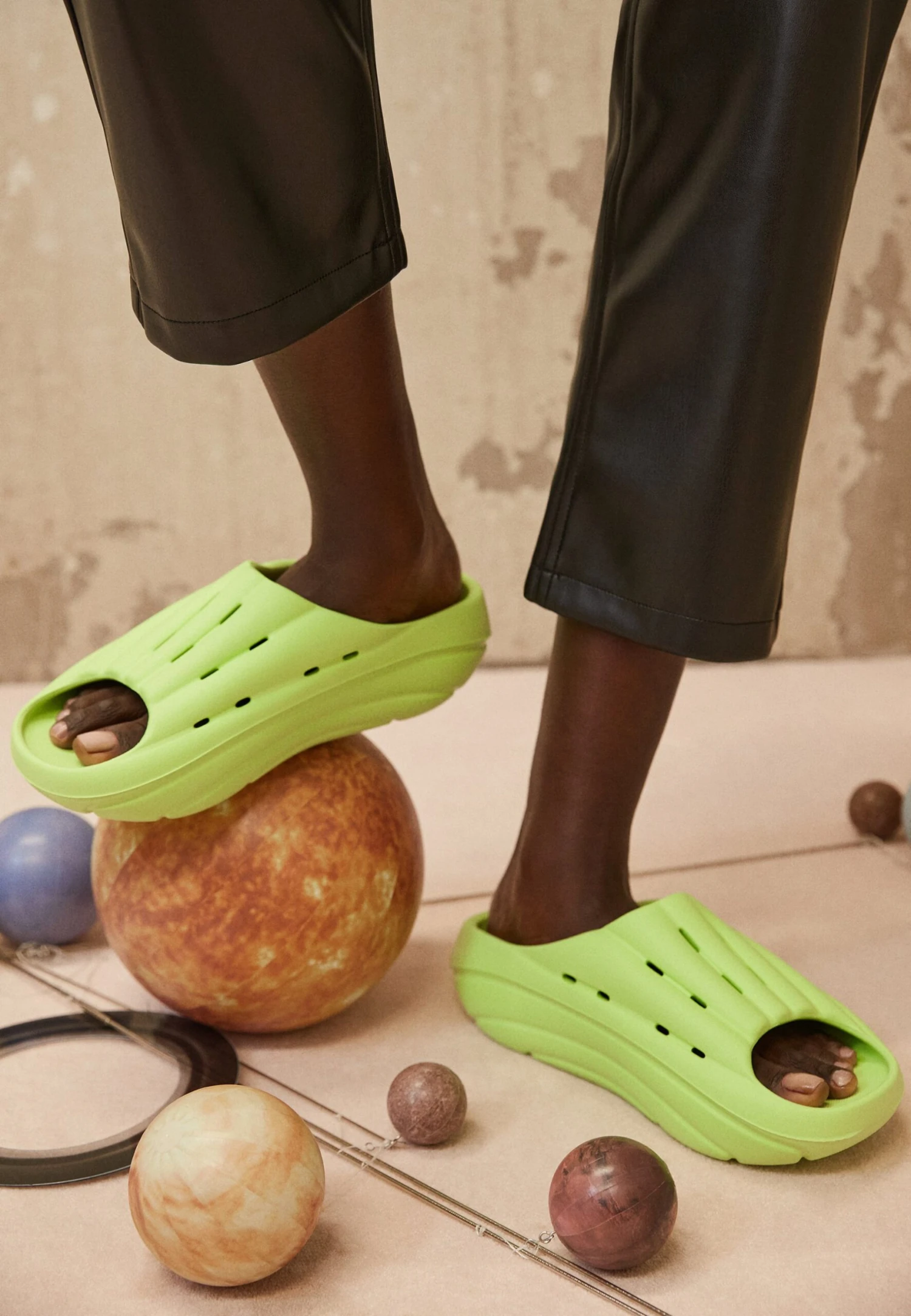 Ugg Foamo Slide - Mules - Pale Chartreuse - Image 2