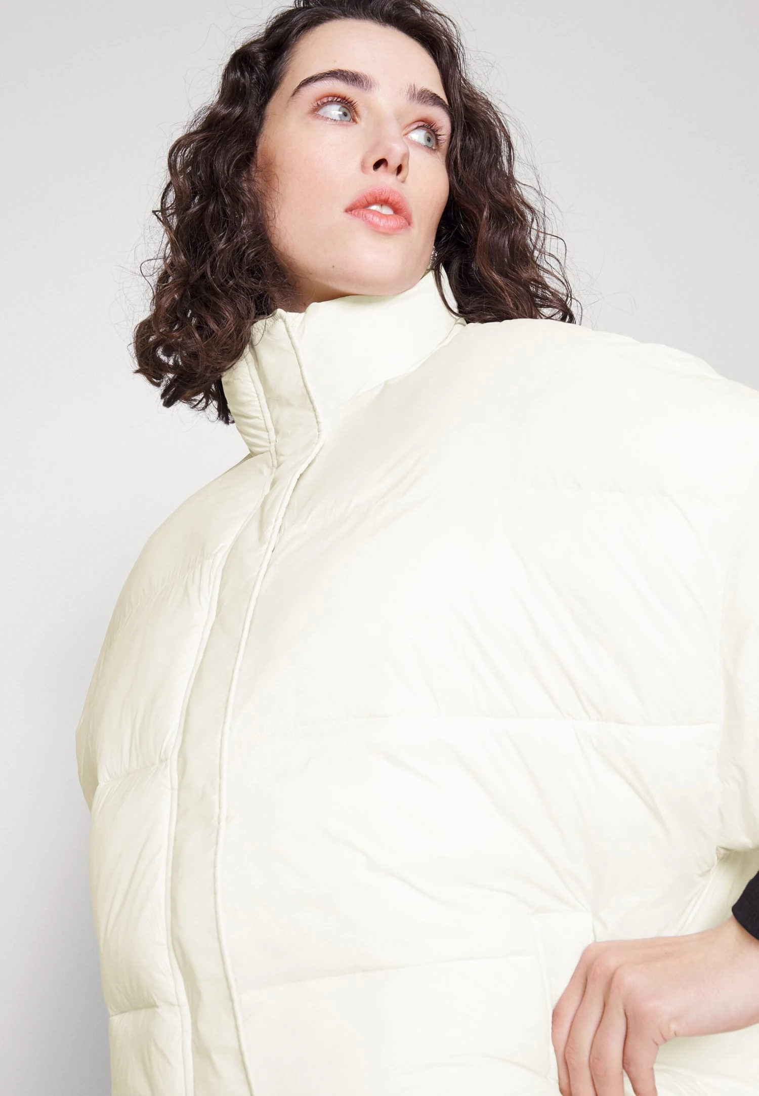 Ugg Sydnee Reversible Puffer Vest - Waistcoat - Nimbus/Antique - Image 5